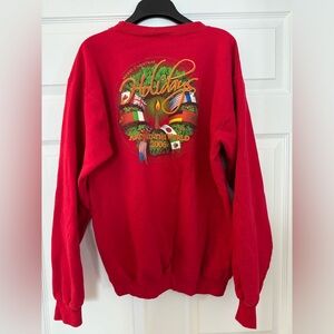 Disney World Epcot 2006 Holidays Around the World Sweatshirt Vintage Disney